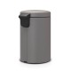 12 л. цвят минерално бетонно сиво кош за смет с педал Brabantia от серия NEW ICON