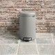 12 л. цвят минерално бетонно сиво кош за смет с педал Brabantia от серия NEW ICON