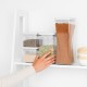2,5 л квадратен буркан със светло сив капак Brabantia от серия Tasty+