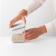 Купи 0,7 л. квадратен буркан Brabantia със светло сив капак от