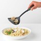 Решетъчна лъжица в цвят зелена ела Brabantia от серия TASTY +