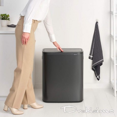 60 л цвят уверено сиво кош за смет Brabantia от серия Bo Touch