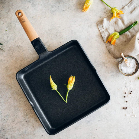 Купи 28 х 28 см квадратен тиган с мобилна дръжка BRA от серия